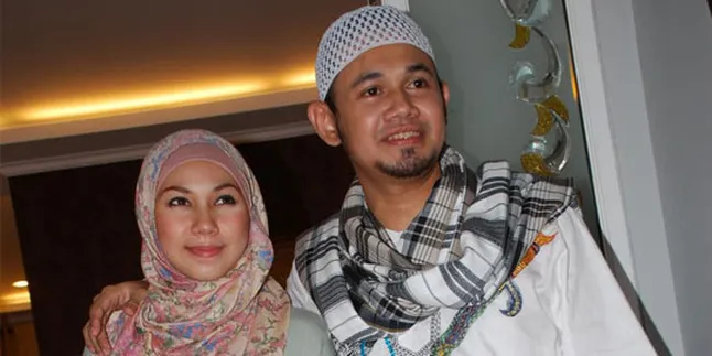 Puput Melati - Guntur Bumi Bulan Madu ke Bali