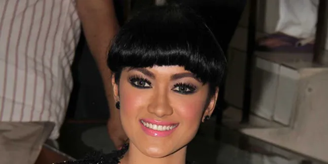 Julia Perez Koleksi CD Dakwah Zainuddin MZ