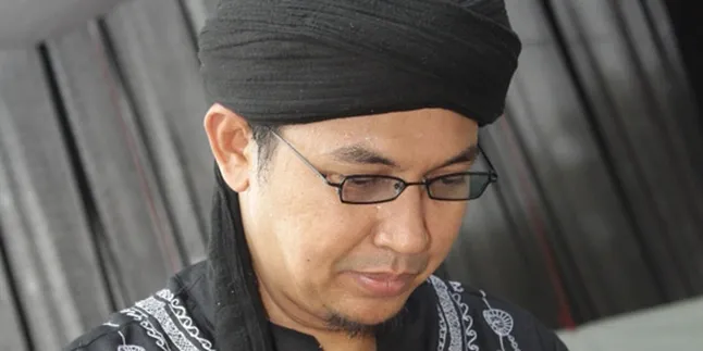 KH Zainuddin Sempat Ngeluh Capek ke Uje KH Zainuddin Sempat Ngeluh Capek ke Uje