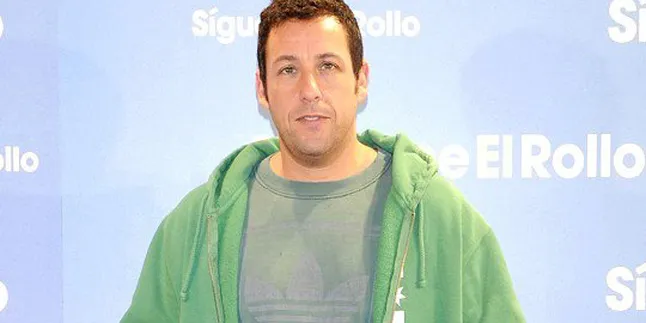Adam Sandler Mendadak Jadi Drakula
