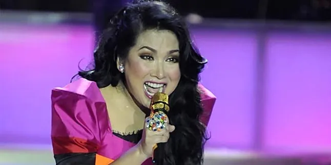 Raih Penghargaan, Titi DJ Tak Dapat Kursi