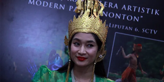 Happy Salma: Sinetron Dengan Pementasan Berbeda