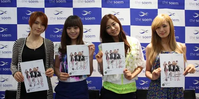 After School Gelar 'Fan Signing'