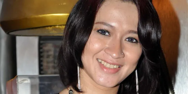 Jaga-Jaga, Okie Agustina Sedia Hairspray