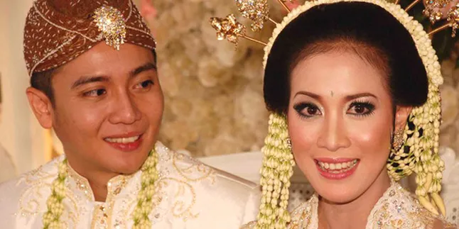 Fanny Fabriana Gelar Resepsi Garden Party