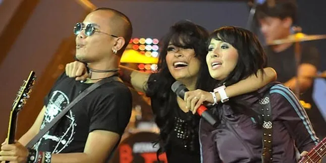 Kotak Berencana Umroh Bareng