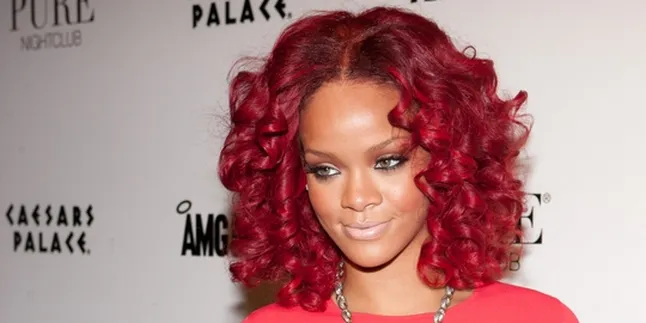 Rihanna Sudah Jadi Incaran Armani