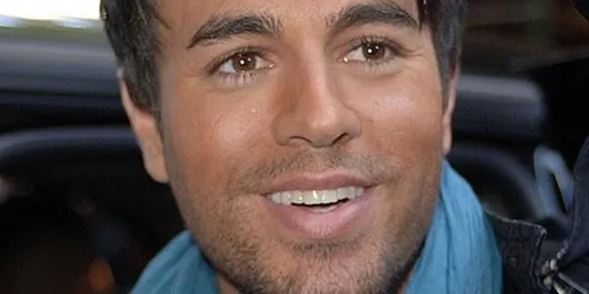 Enrique Iglesias Belum Ingin Punya Anak