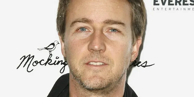 Edward Norton Dibujuk Untuk Gabung 'BOURNE LEGACY'