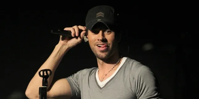 Enrique Iglesias Berharap Jadi Beckham Atau Depp