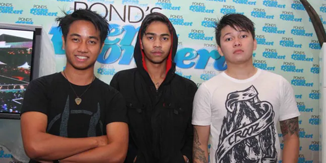 Hujan, Gagalkan Killing Me Inside Cover Lady GaGa