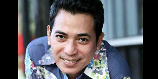 Sikie, Pria di Balik Kostum 3 Kembang Sikie, Pria di Balik Kostum 3 Kembang