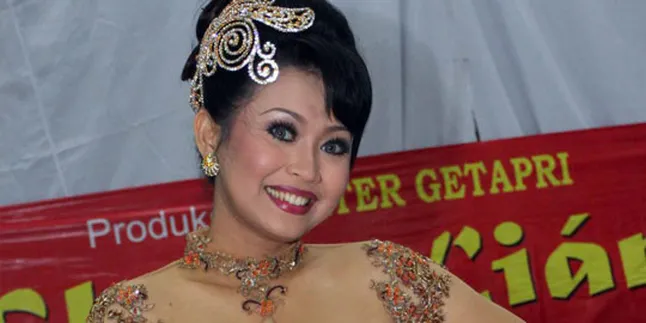 Ratna Listy Ingin Nyanyikan Lagu 'Slow Rock'