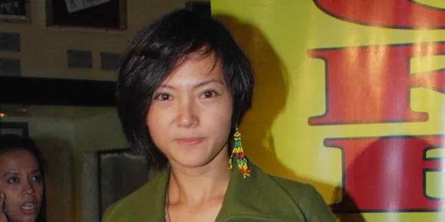 PoniLand Gaet Poppy Sovia Sebagai Vokalis