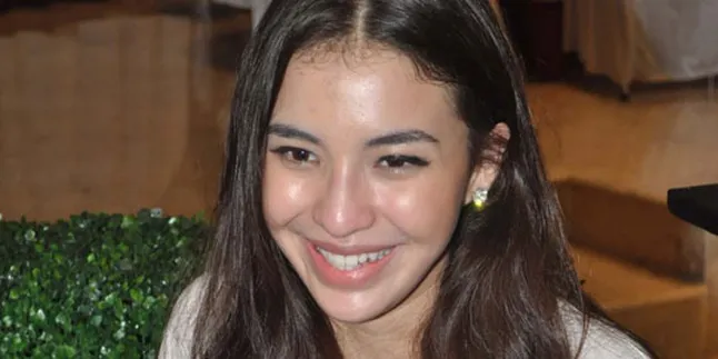 Manohara: Batik Bukan Sekedar Busana