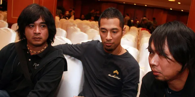 Konspirasi Depankan Musik dan Lirik