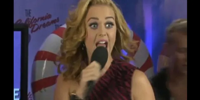 Wah, Katy Perry Sekarang Pirang!