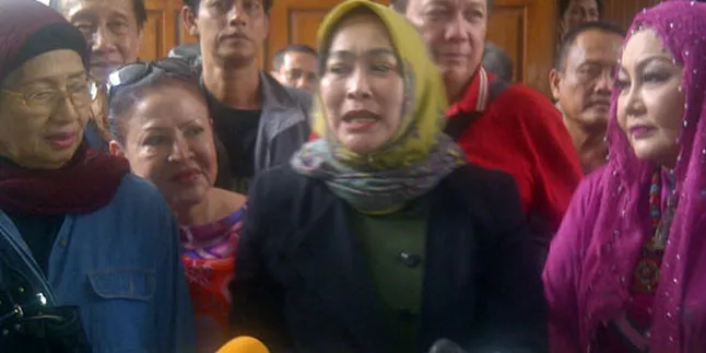 Aa Gatot Mangkir, Sidang Ditunda Aa Gatot Mangkir, Sidang Ditunda