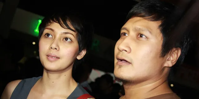 Arie Untung dan Fenita Bernostalgia di Konser Incubus