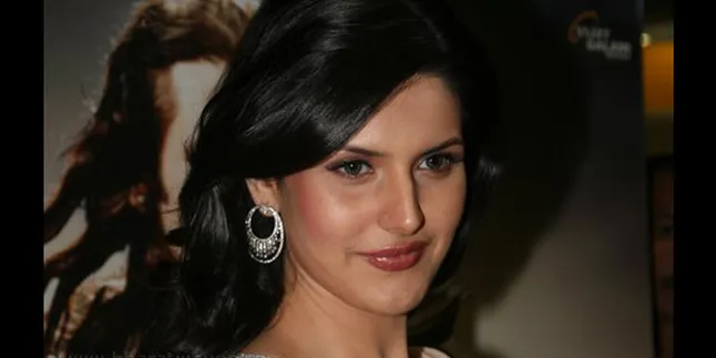 Zarine Khan: Apa Sih Hebatnya Bikini?