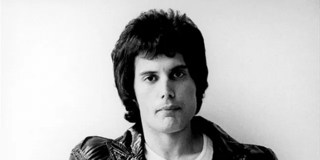 Wah, Personil Queen Dandan A La Freddie Mercury