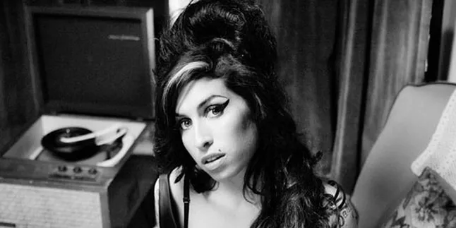 Album Baru Amy Winehouse Hanya Gosip