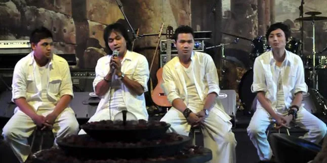 Bentuk Arjuna, Dimas Didukung Grup Musik Debu