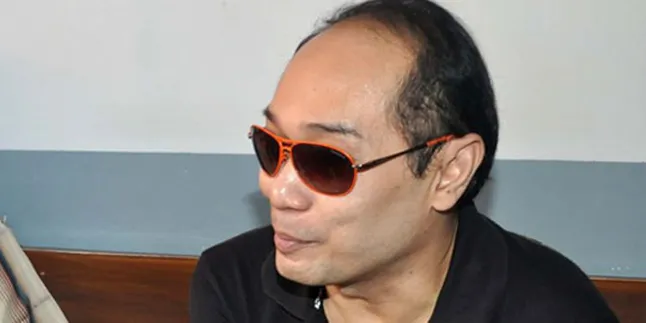 Stres, Mata Adjie Notonegoro Alami Pendarahan Stres, Mata Adjie Notonegoro Alami Pendarahan