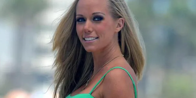 Kendra Wilkinson: Crystal Harris Seperti Sampah!