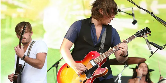 Vokalis Kelelahan, Kings of Leon Batalkan Tur