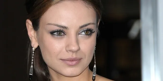 Mila Kunis Tertidur Saat Adegan Panas