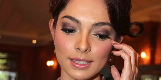 Reisa Kartikasari Tetap Minum 18 Gelas Air