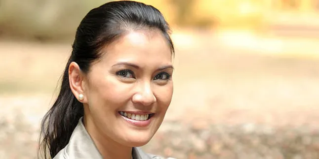 Becky Tumewu: Titi DJ Perempuan Tegar