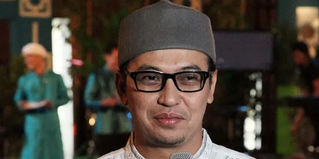 Uje Berikan Tausiah di Kampus Uje Berikan Tausiah di Kampus