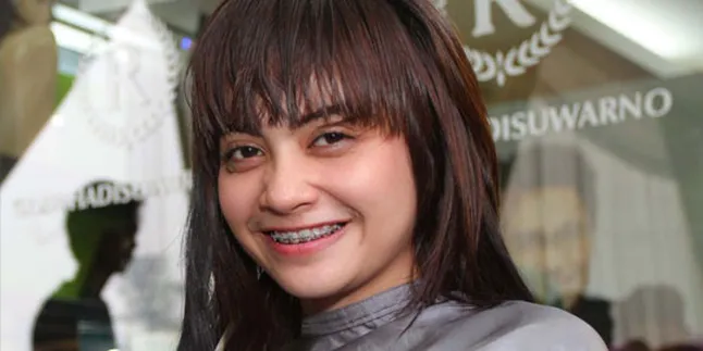 Puasa, Tiwi T2 Pilih Merawat Rambut