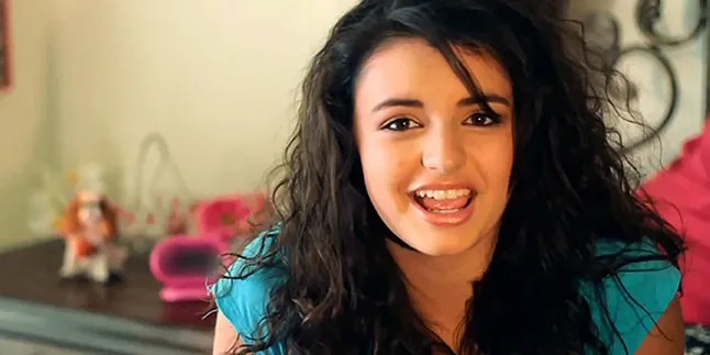 Gara-Gara 'Friday', Rebecca Black Keluar Dari Sekolah Gara-Gara 'Friday', Rebecca Black Keluar Dari Sekolah
