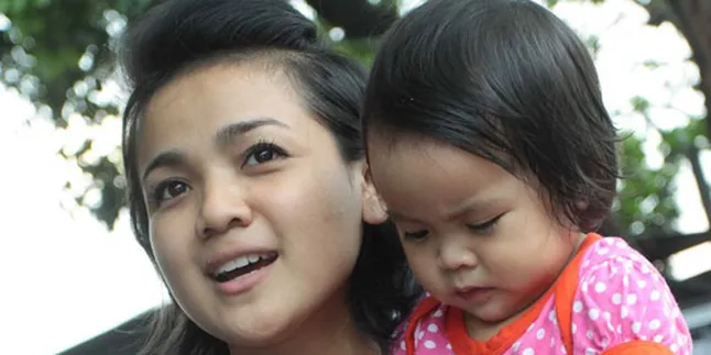 Nirina Zubir Rencanakan Liburan Keluarga