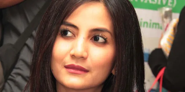 Natasha Dewanti Belajar Bahasa Inggris