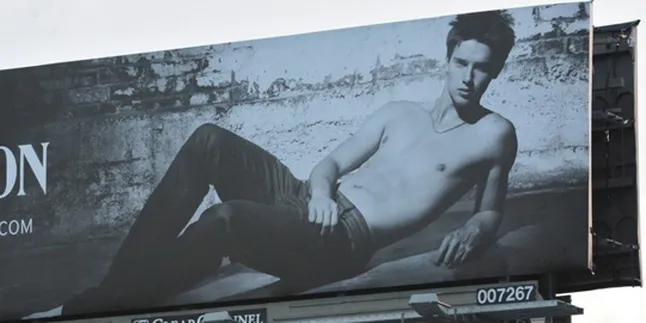 Jadi Model, Putra Arnold Schwarzenegger Tampil Seksi