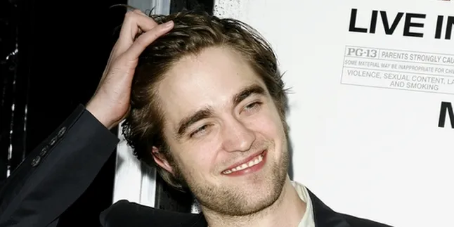 Robert Pattinson Berminat Masuk Dunia Fashion?
