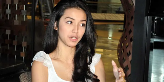 Velove Vexia Tak Pede Ditawari Akting di Hollywood