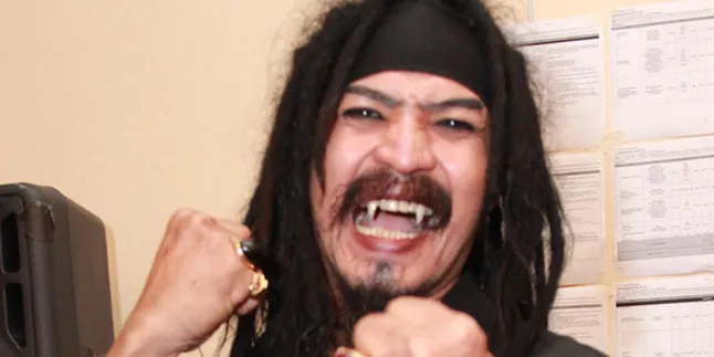 Limbad Ingin Ditabrak Kereta