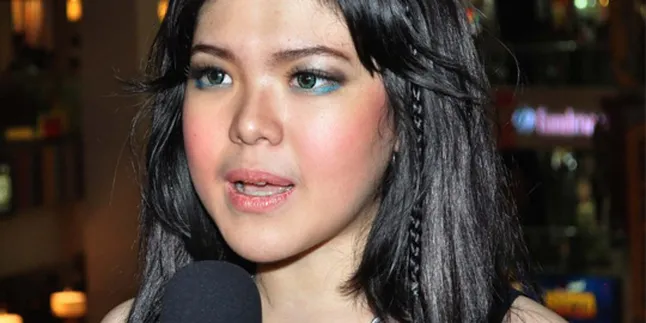 Ultah, Tina Toon Sangkal Pacari Rafael Smash