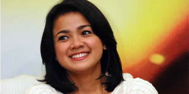 Nirina Zubir Punya Masalah Rambut!
