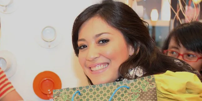 Sophie Navita Mantapkan Diri Jadi Penyanyi