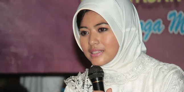 Qory: Teman Cowok Lebih Praktis