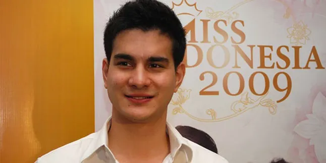 Steve Emmanuel - Tia Ivanka Jalin Kedekatan?