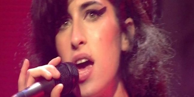 Tak Ada Narkoba di Tubuh Amy Winehouse