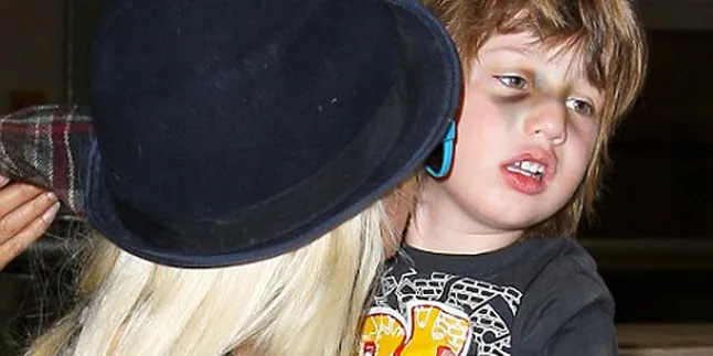 Christina Aguilera Dituduh Lakukan Kekerasan Anak