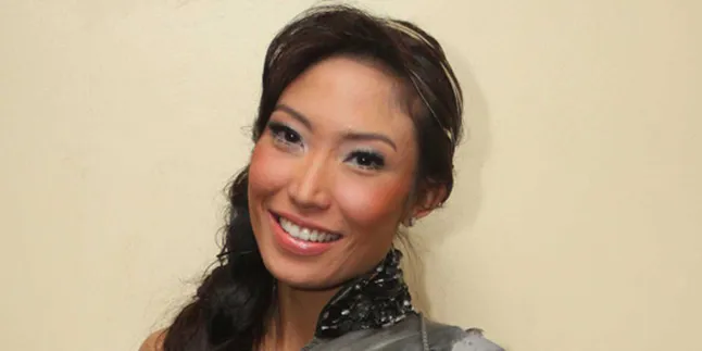 Ayu Dewi Merasa Tak Cocok Pakai Kaftan